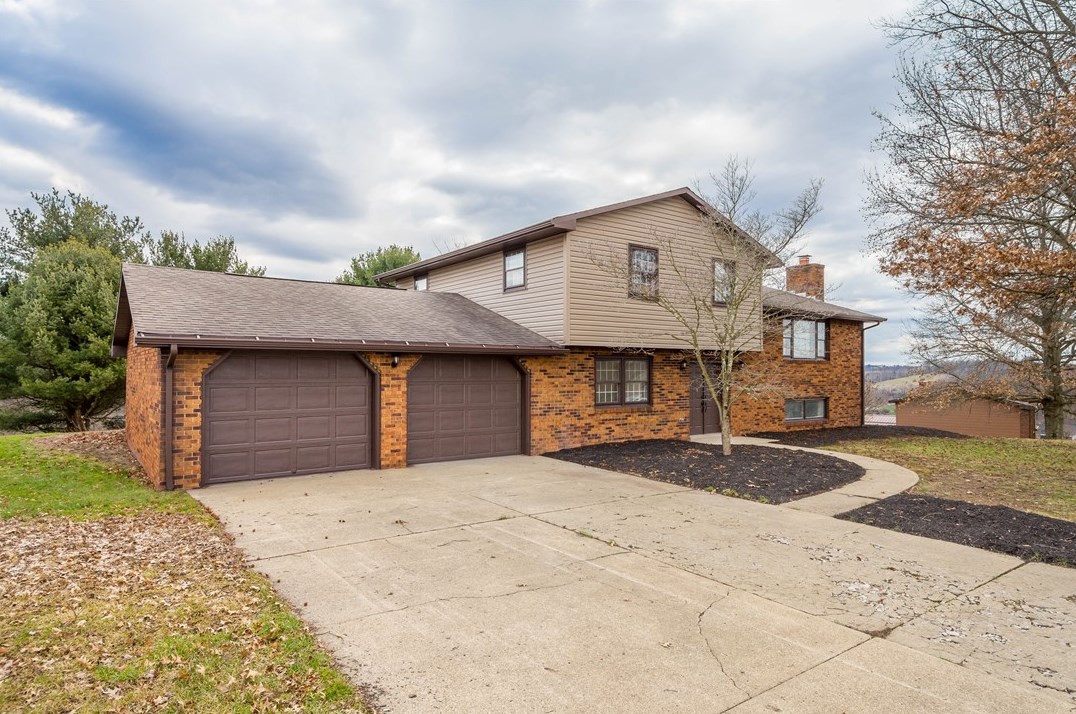 3086 Investors Rd, Washington PA  15301-9230 exterior