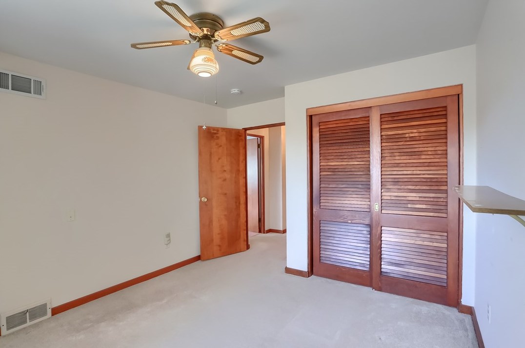 110 Hemlock Ln, Monroeville PA  15146-2313 exterior