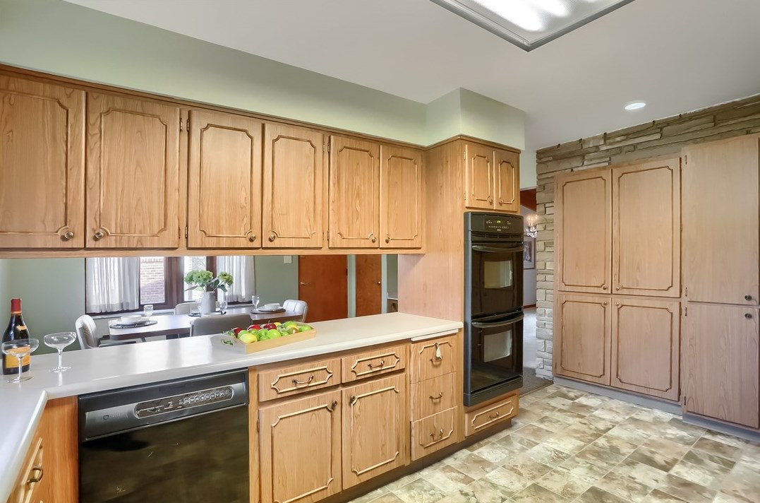 110 Hemlock Ln, Monroeville PA  15146-2313 exterior