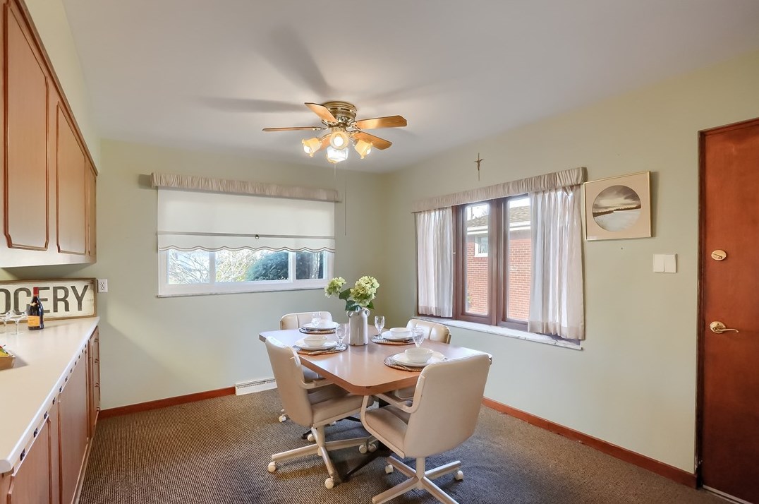 110 Hemlock Ln, Monroeville PA  15146-2313 exterior