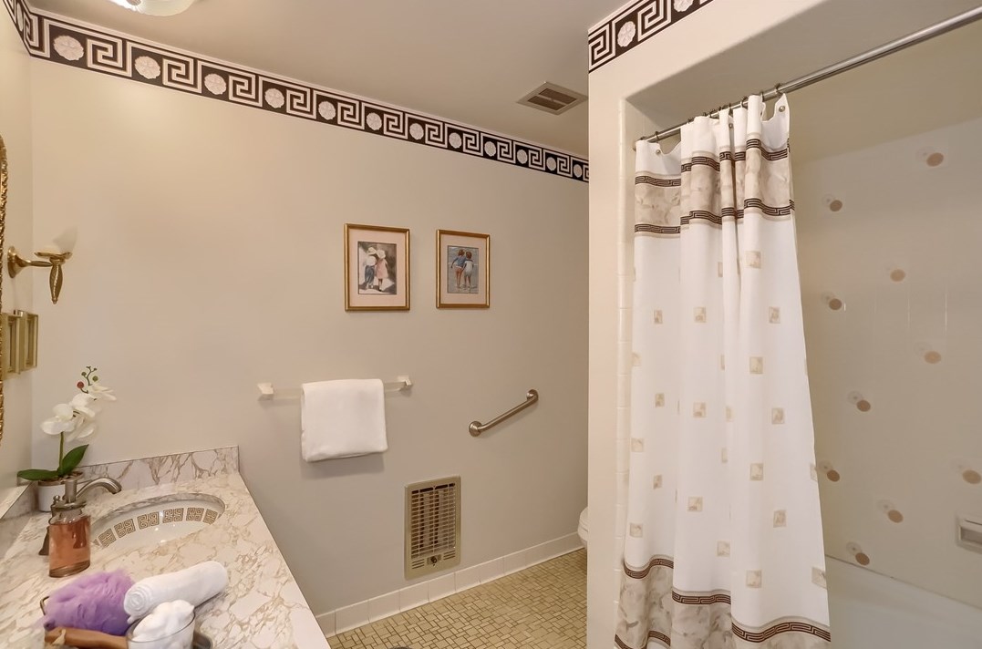 110 Hemlock Ln, Monroeville PA  15146-2313 exterior
