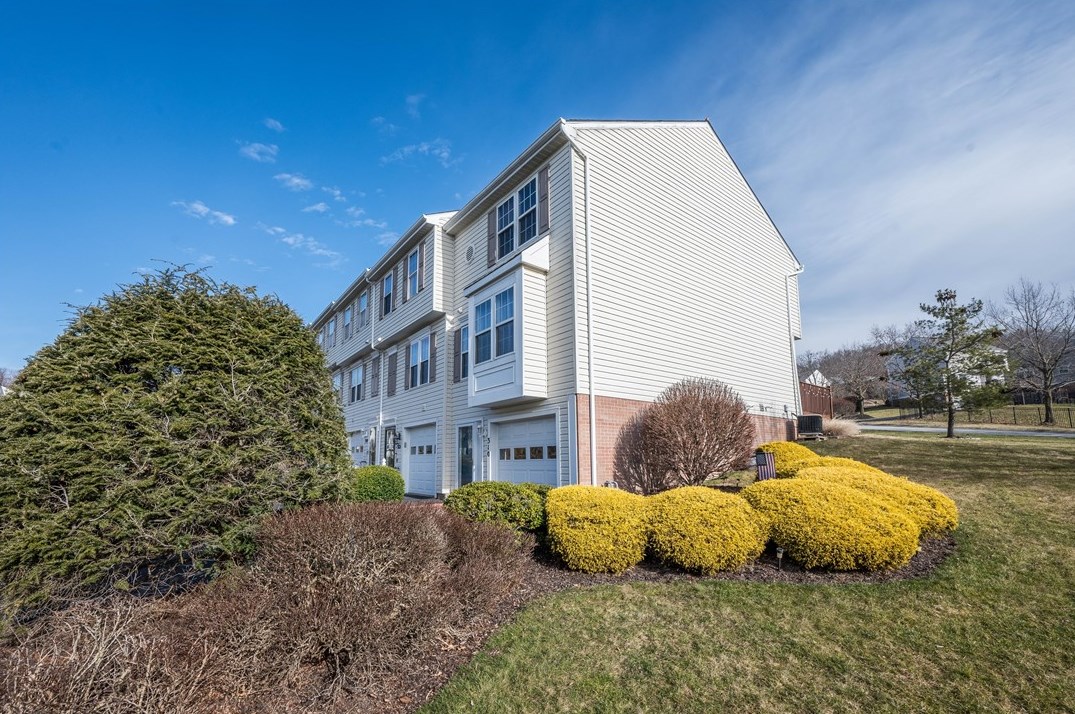 310 Winners Cir, Canonsburg PA  15317-5002 exterior