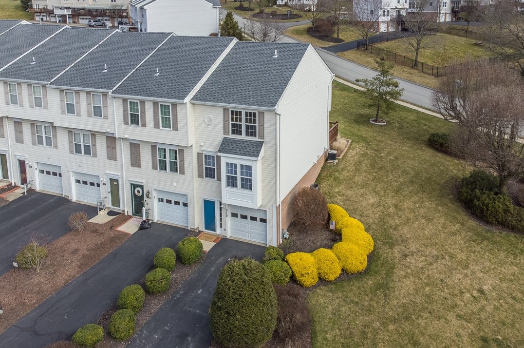 310 Winners Cir, Canonsburg PA  15317-5002 exterior