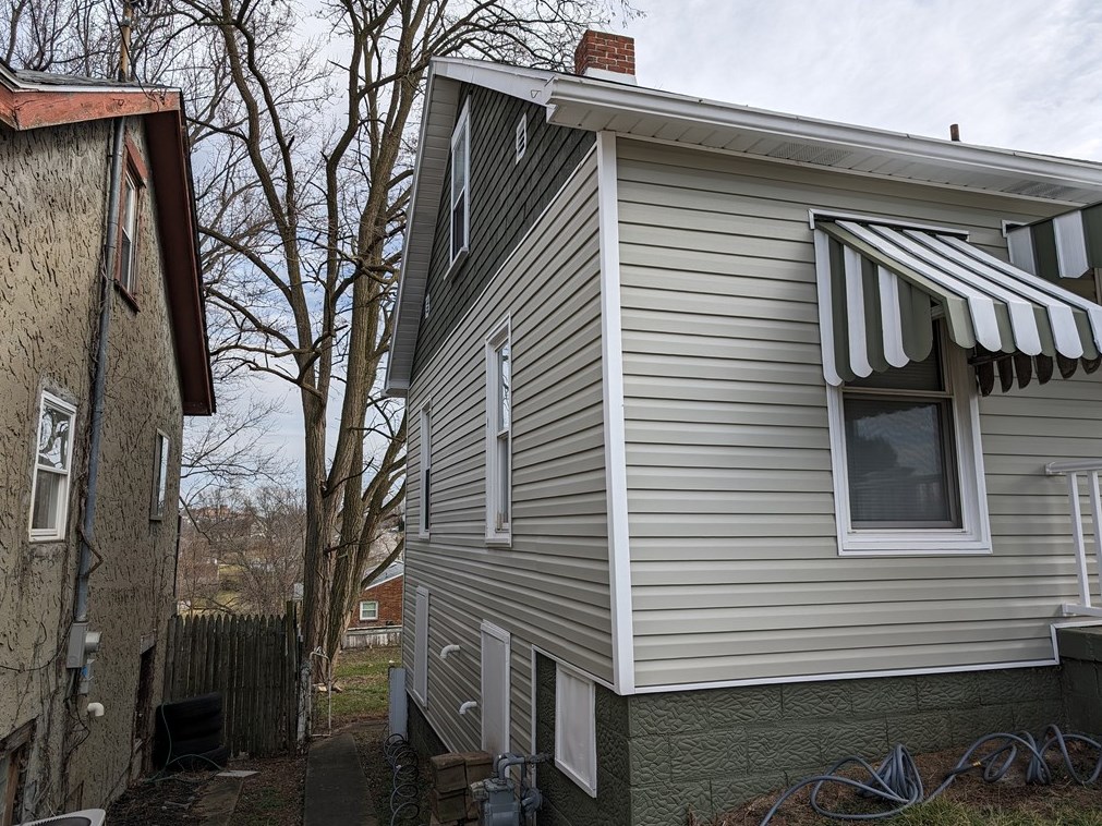 520 Hayes Ave, Washington PA  15301-5424 exterior