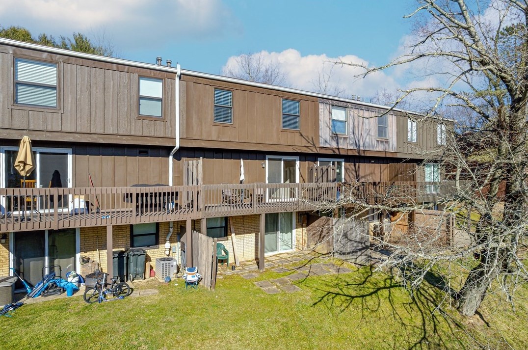 310 Cricketwood Ct, Canonsburg PA  15317-2302 exterior