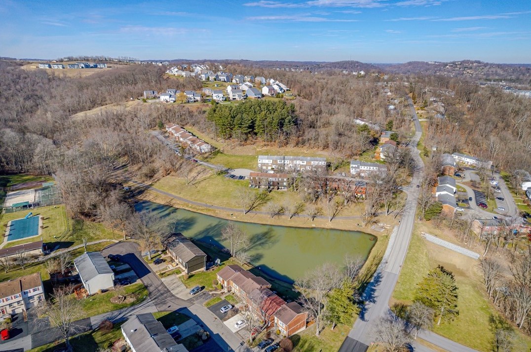 310 Cricketwood Ct, Canonsburg PA  15317-2302 exterior