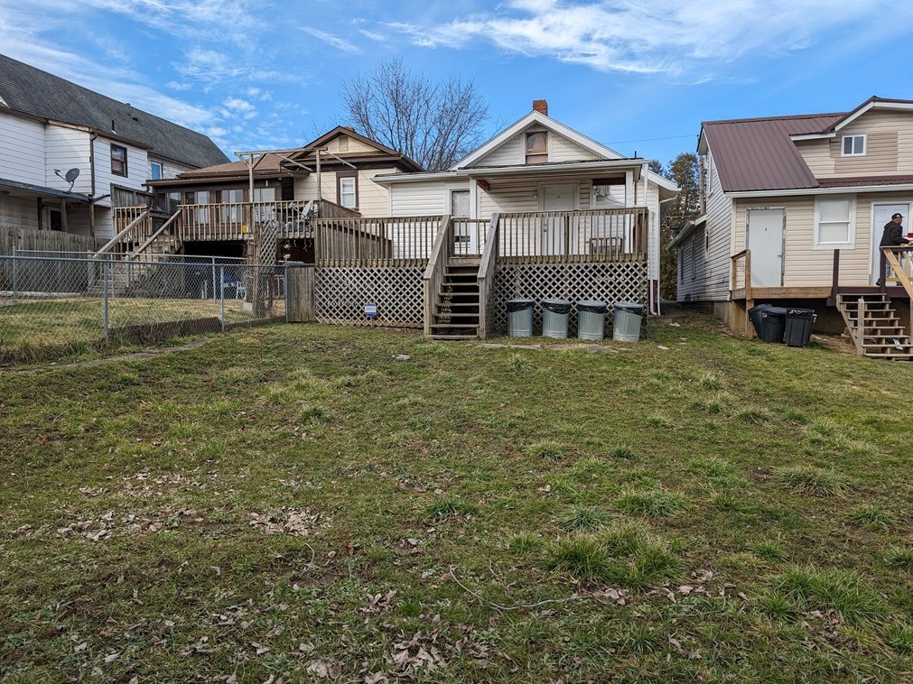 880 Addison St, Washington PA  15301-5606 exterior