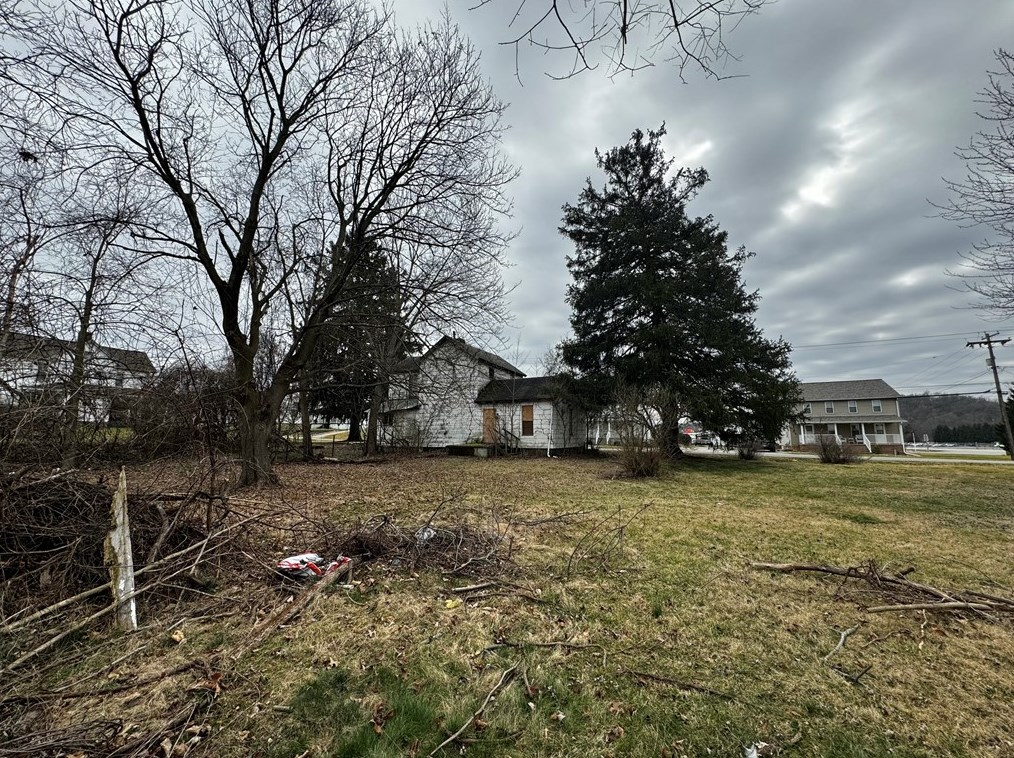 111 Constitution St, Perryopolis PA  15473-1391 exterior