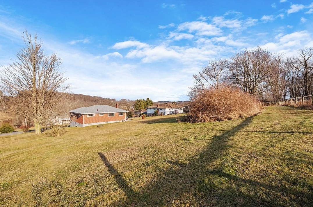 237 Lacock St, Washington PA  15301-2431 exterior