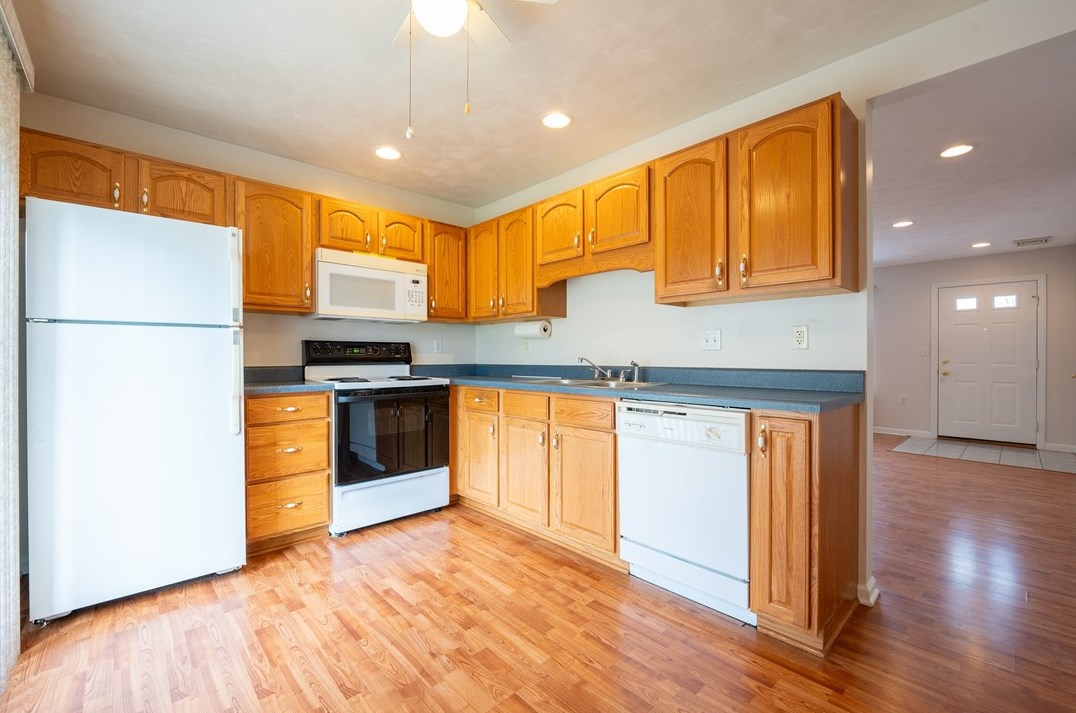 1468 Spg Crst Cir, Latrobe PA 15650-2287 exterior