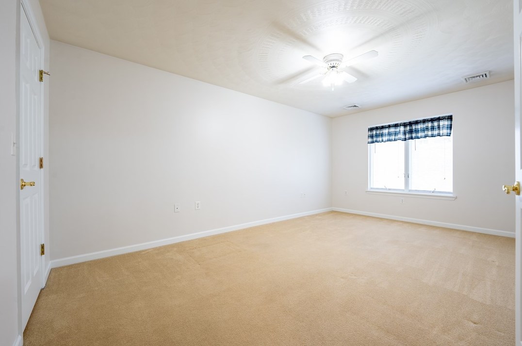 1468 Spg Crst Cir, Latrobe PA 15650-2287 exterior