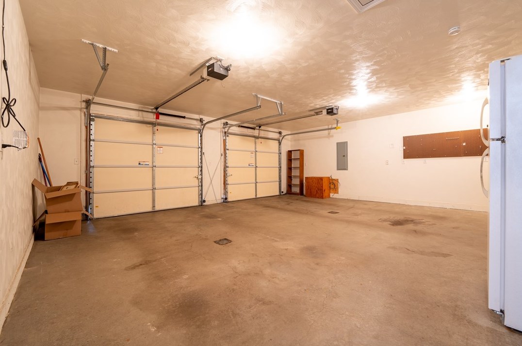 1468 Spg Crst Cir, Latrobe PA 15650-2287 exterior