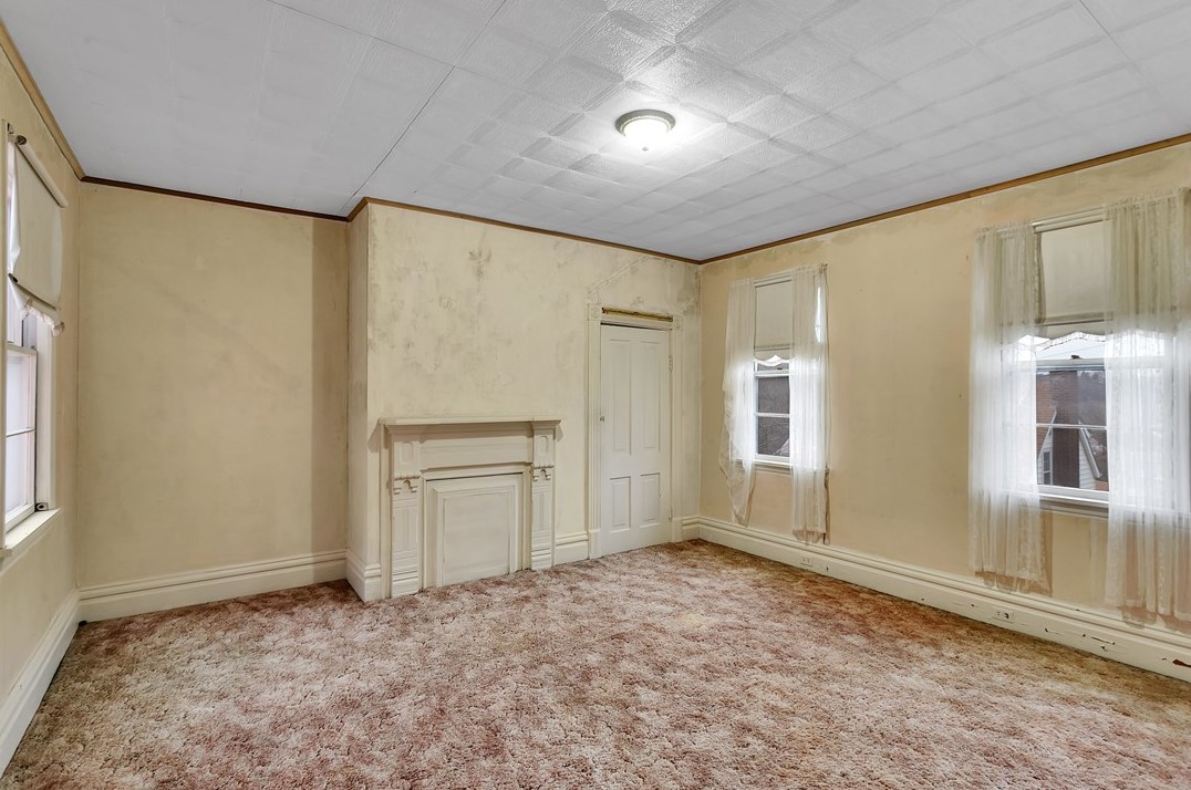 613 7th St, Apollo PA  15613-1036 exterior
