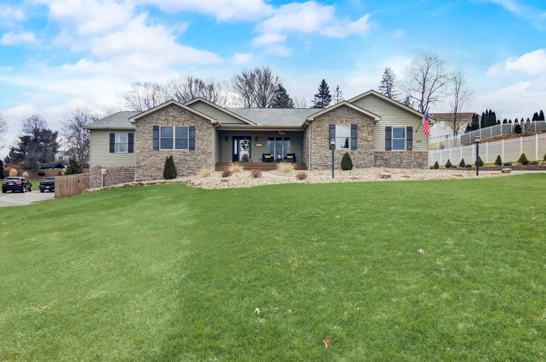 323 Blackhawk Rd, Beaver Falls PA  15010-1405 exterior