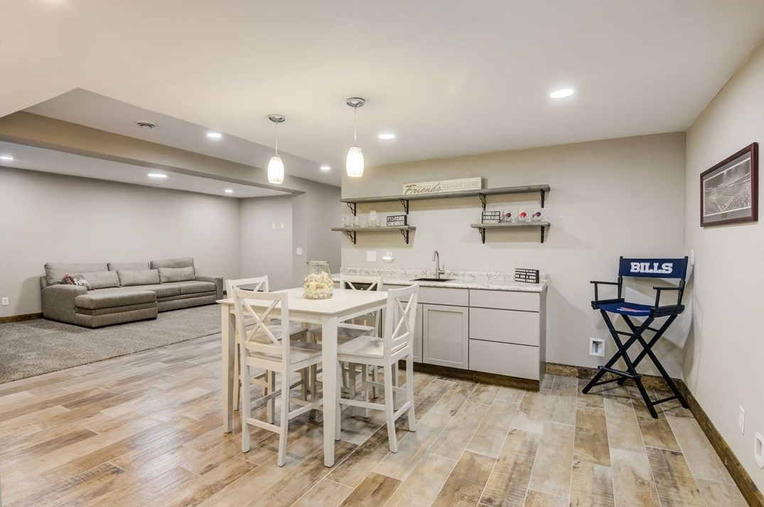 323 Blackhawk Rd, Beaver Falls PA  15010-1405 exterior