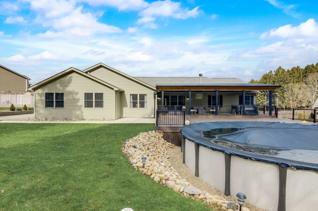 323 Blackhawk Rd, Beaver Falls PA  15010-1405 exterior