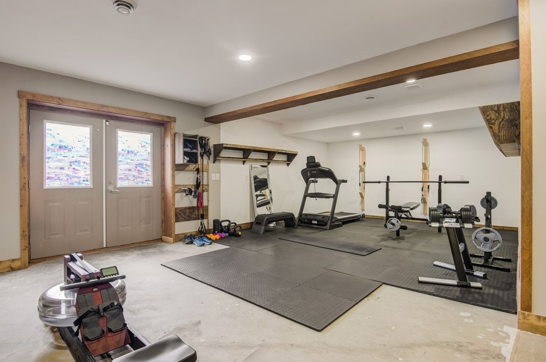 323 Blackhawk Rd, Beaver Falls PA  15010-1405 exterior