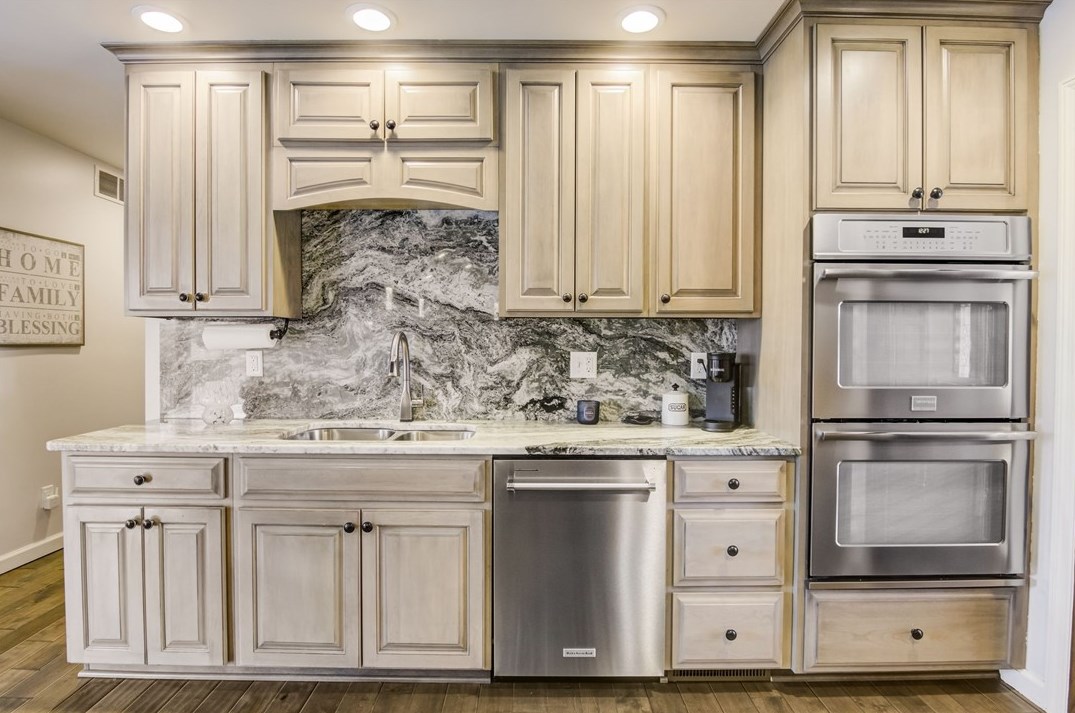 323 Blackhawk Rd, Beaver Falls PA  15010-1405 exterior