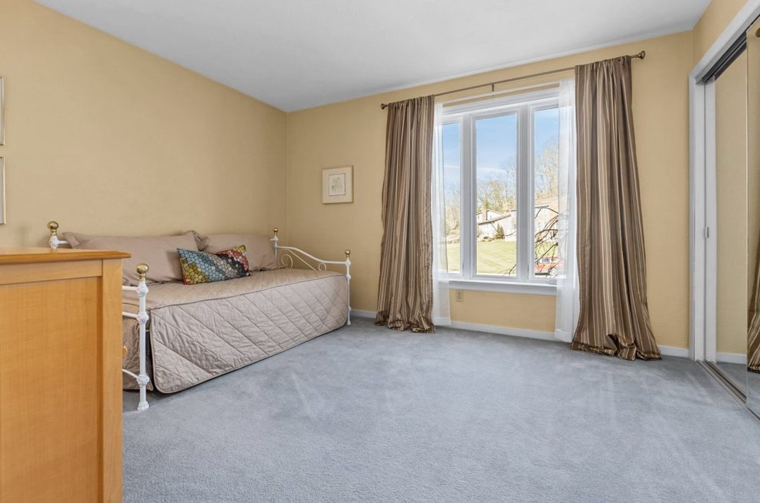 118 Woodside Dr, Canonsburg PA  15317-3244 exterior