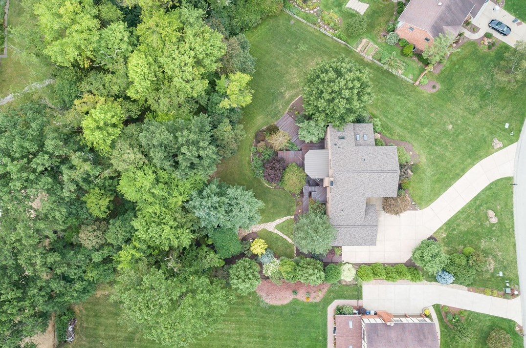 118 Woodside Dr, Canonsburg PA  15317-3244 exterior