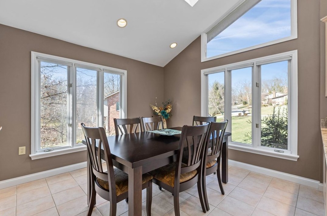 118 Woodside Dr, Canonsburg PA  15317-3244 exterior