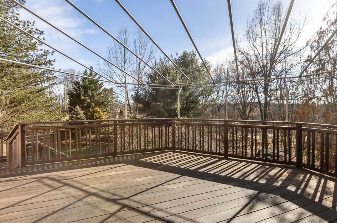 118 Woodside Dr, Canonsburg PA  15317-3244 exterior