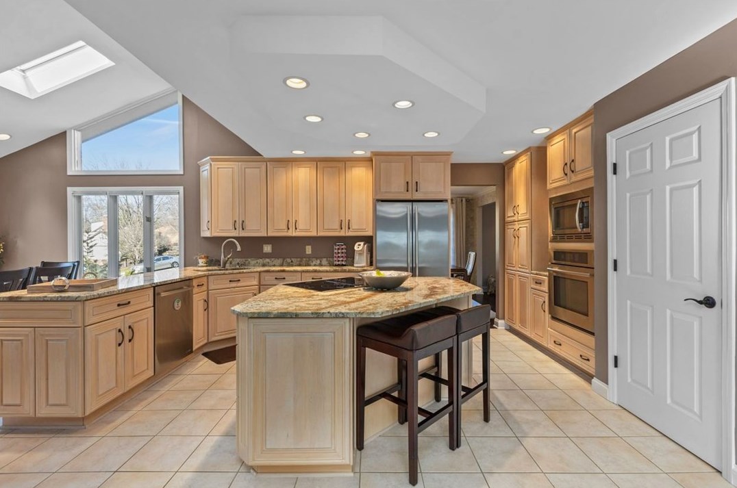 118 Woodside Dr, Canonsburg PA  15317-3244 exterior