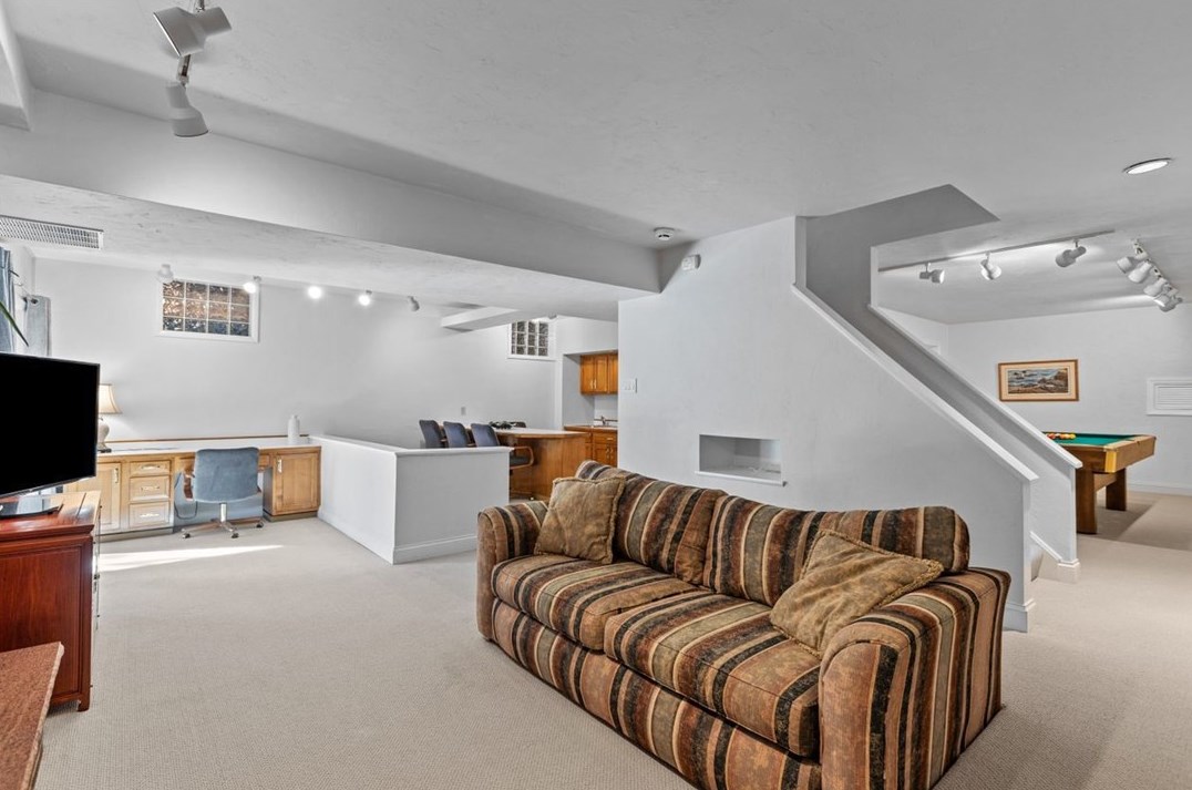 118 Woodside Dr, Canonsburg PA  15317-3244 exterior