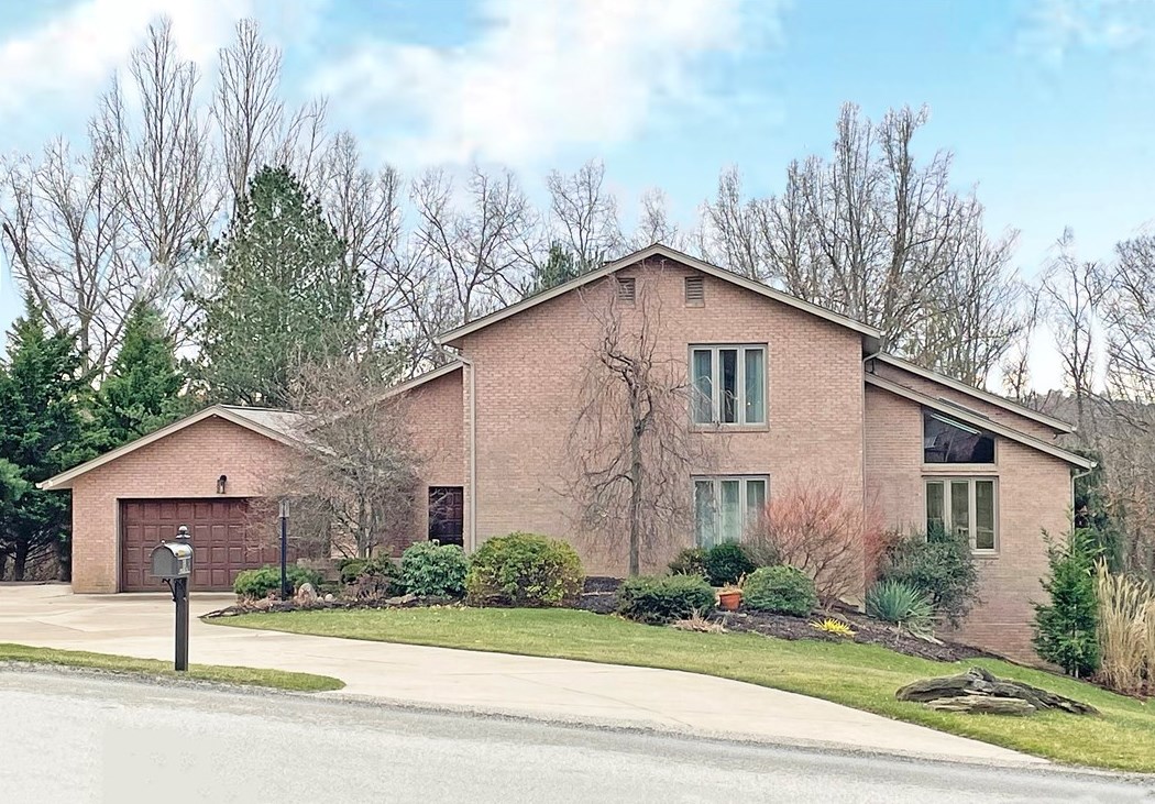 118 Woodside Dr, Canonsburg PA  15317-3244 exterior