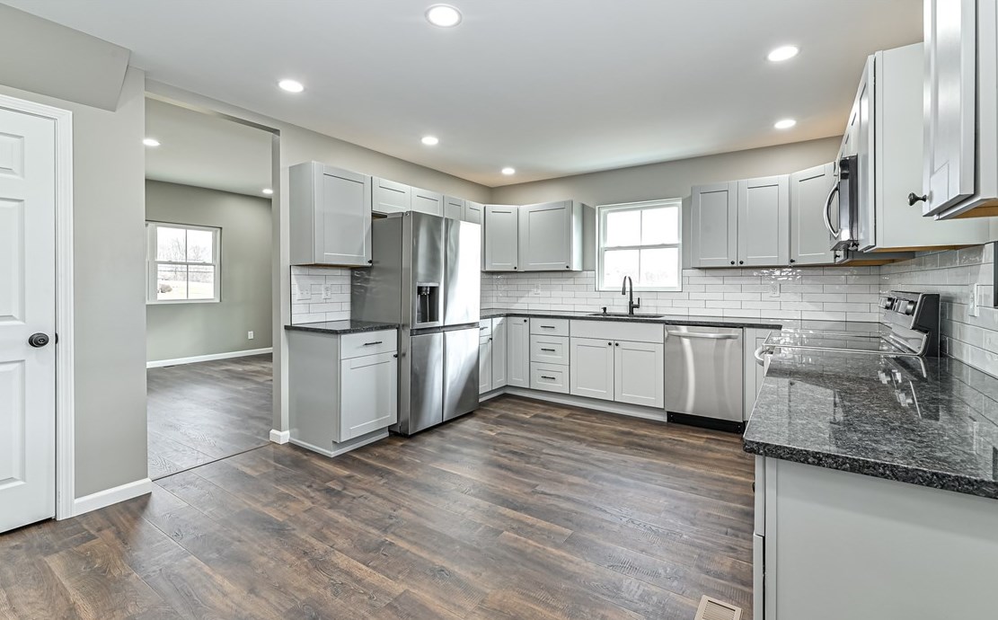 2002 Harlansburg Rd, New Castle PA  16101-2919 exterior