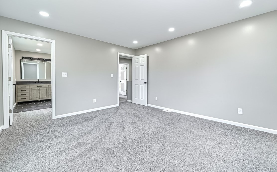 2002 Harlansburg Rd, New Castle PA  16101-2919 exterior