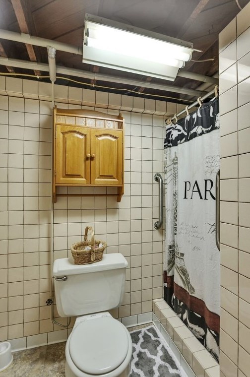 1532 Marion Dr, Finleyville PA  15332-1538 exterior