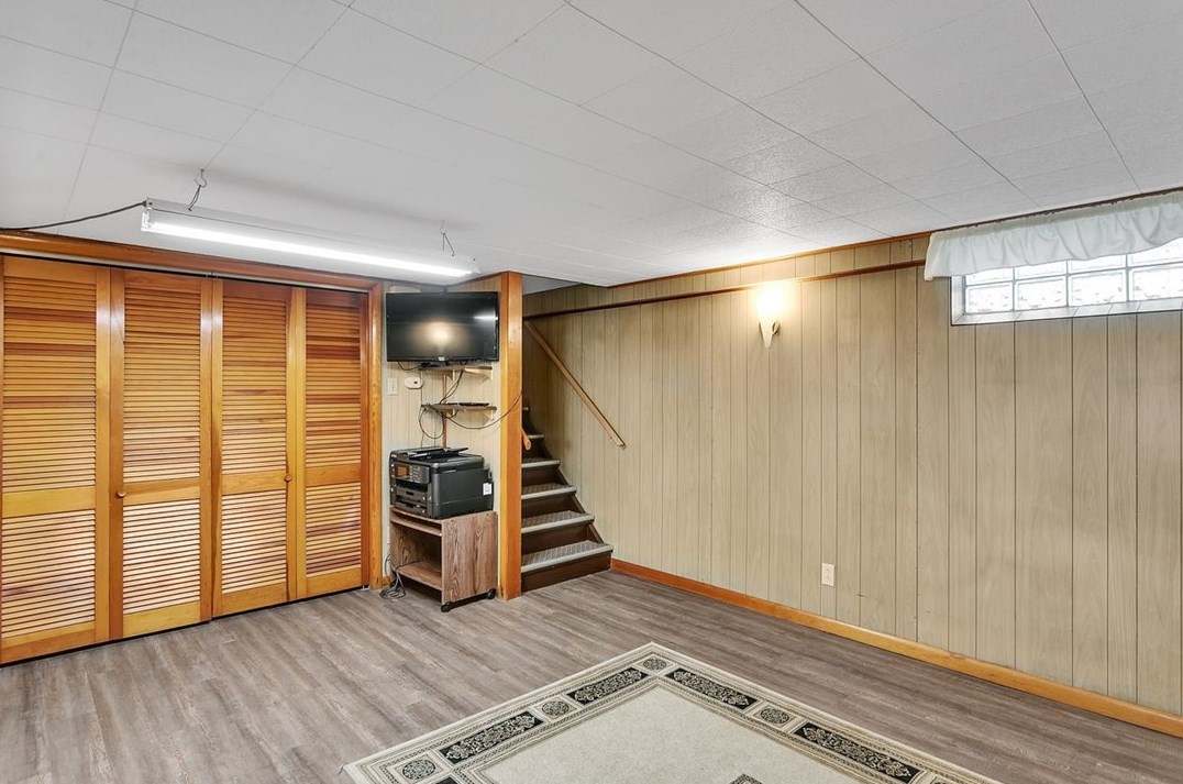 1532 Marion Dr, Finleyville PA  15332-1538 exterior