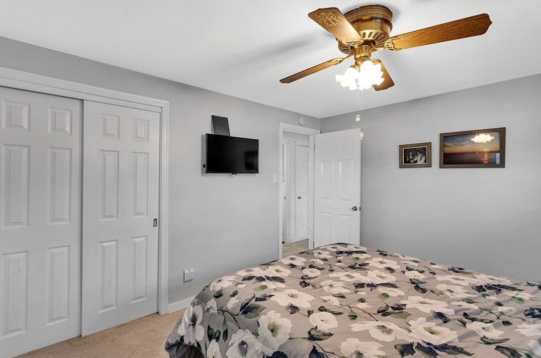 1532 Marion Dr, Finleyville PA  15332-1538 exterior