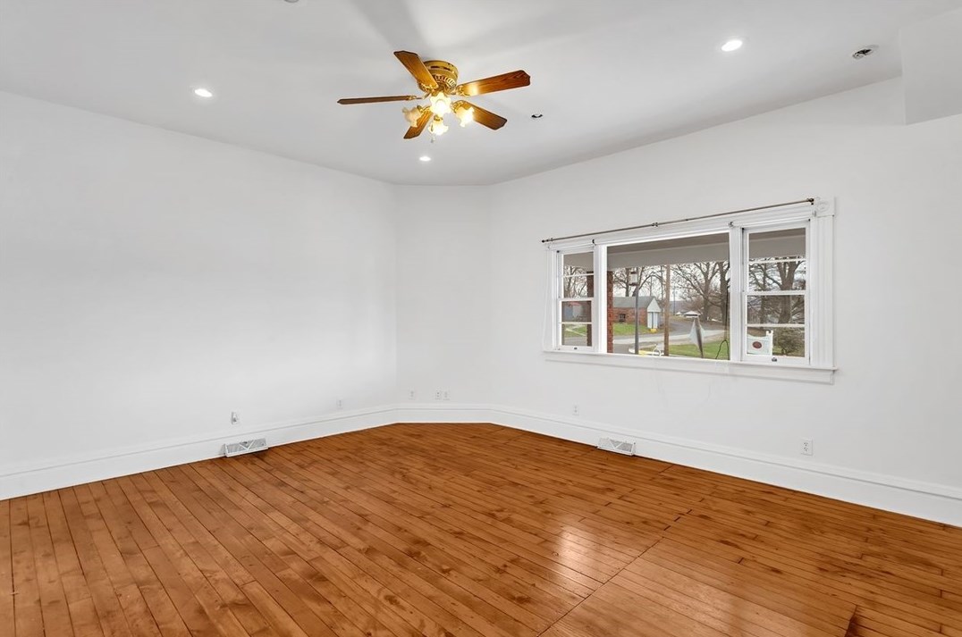 307 Liberty St, Perryopolis PA  15473-5306 exterior