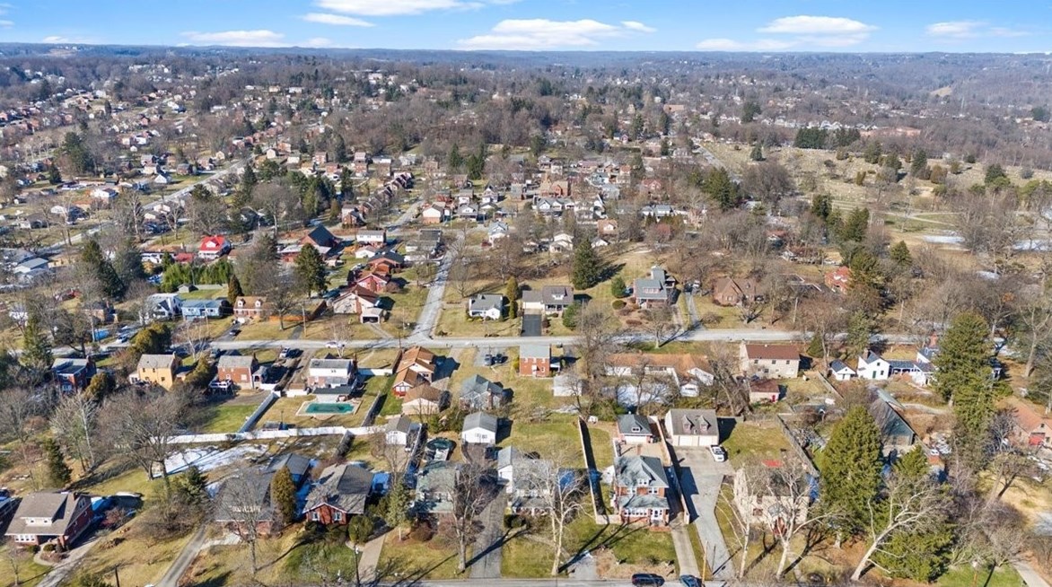 202 Iola St, Glenshaw PA  15116-2029 exterior