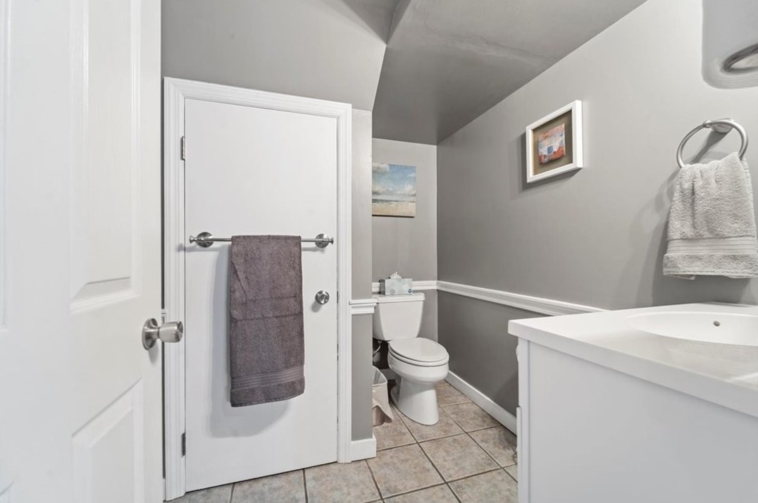 202 Iola St, Glenshaw PA  15116-2029 exterior