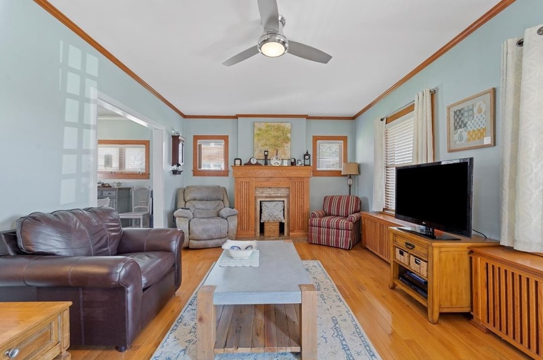 202 Iola St, Glenshaw PA  15116-2029 exterior