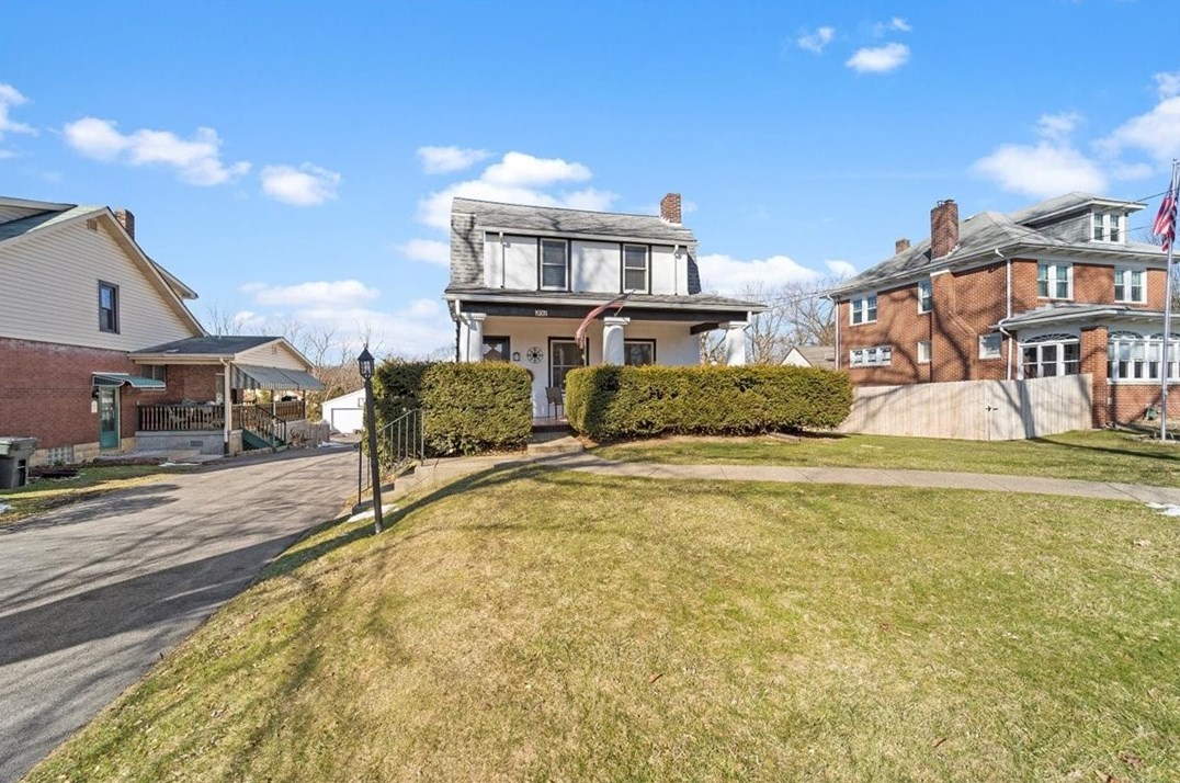 202 Iola St, Glenshaw PA  15116-2029 exterior
