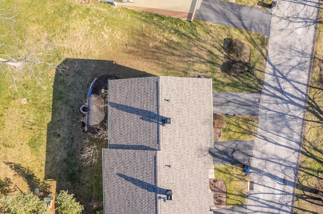1307 Buckskin Trl, Bethel Park PA  15102-3107 exterior