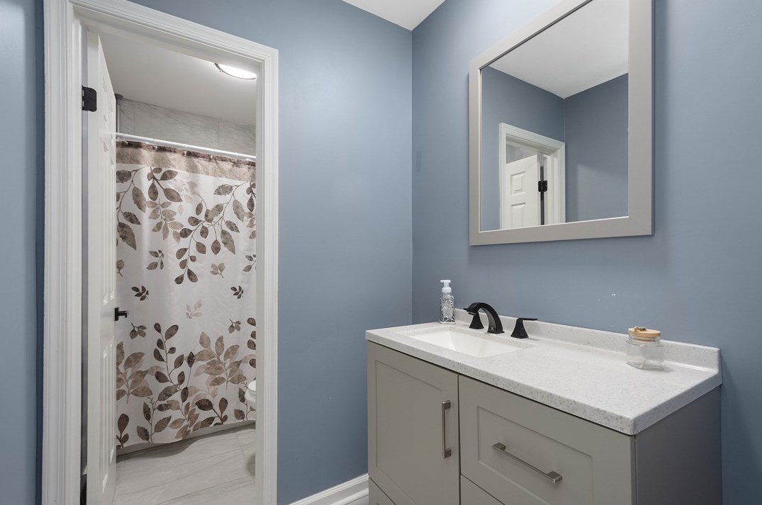 1307 Buckskin Trl, Bethel Park PA  15102-3107 exterior