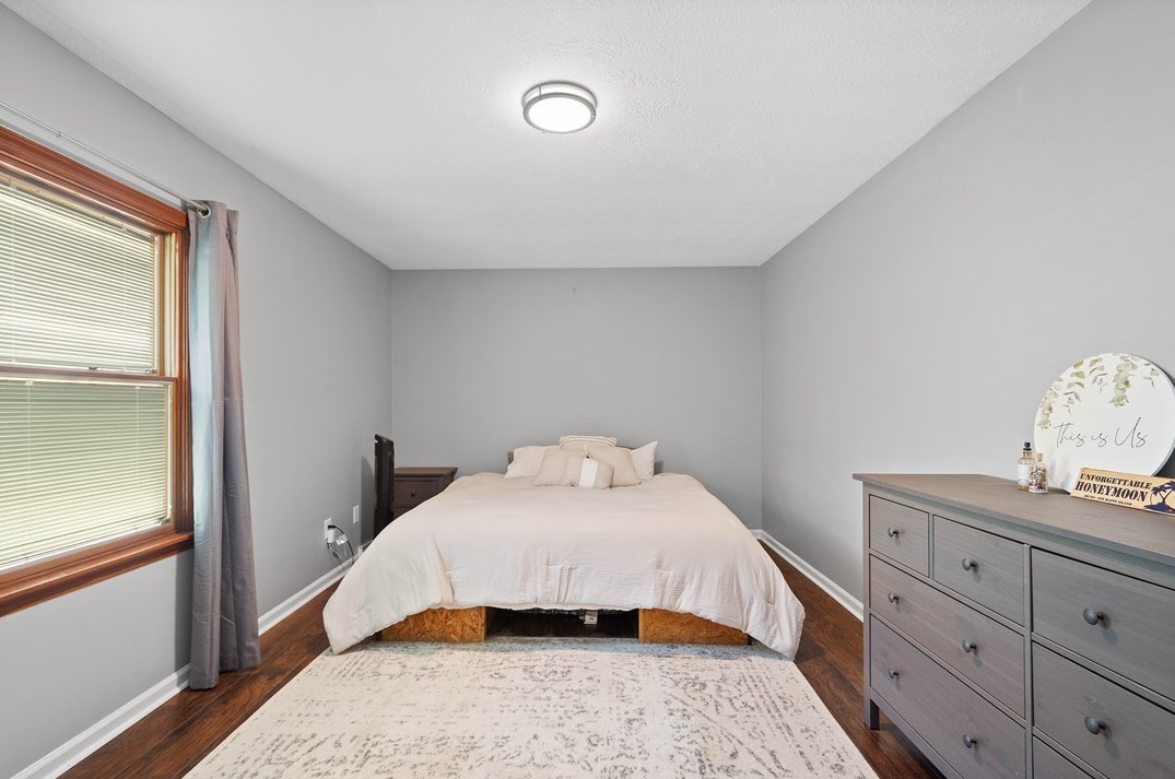 1307 Buckskin Trl, Bethel Park PA  15102-3107 exterior