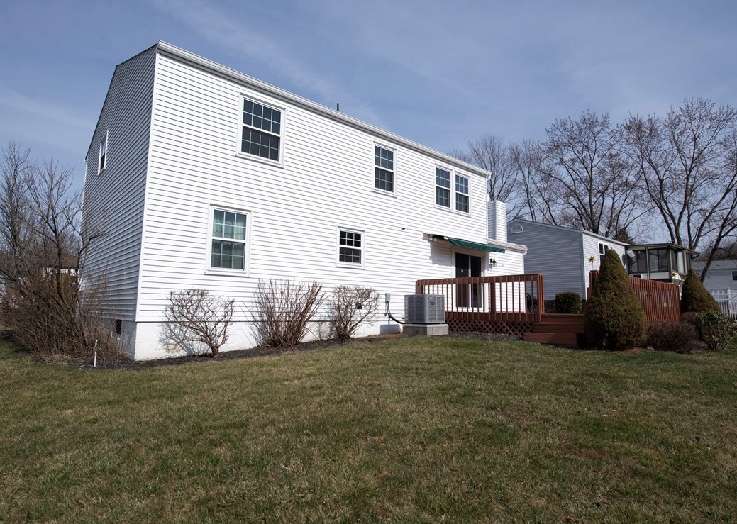 360 Constellation Dr, Freedom PA 15042-2713 exterior