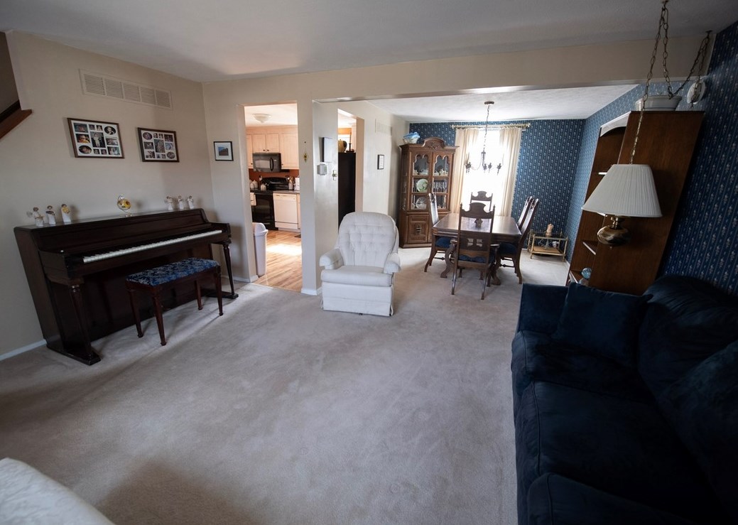 360 Constellation Dr, Freedom PA 15042-2713 exterior