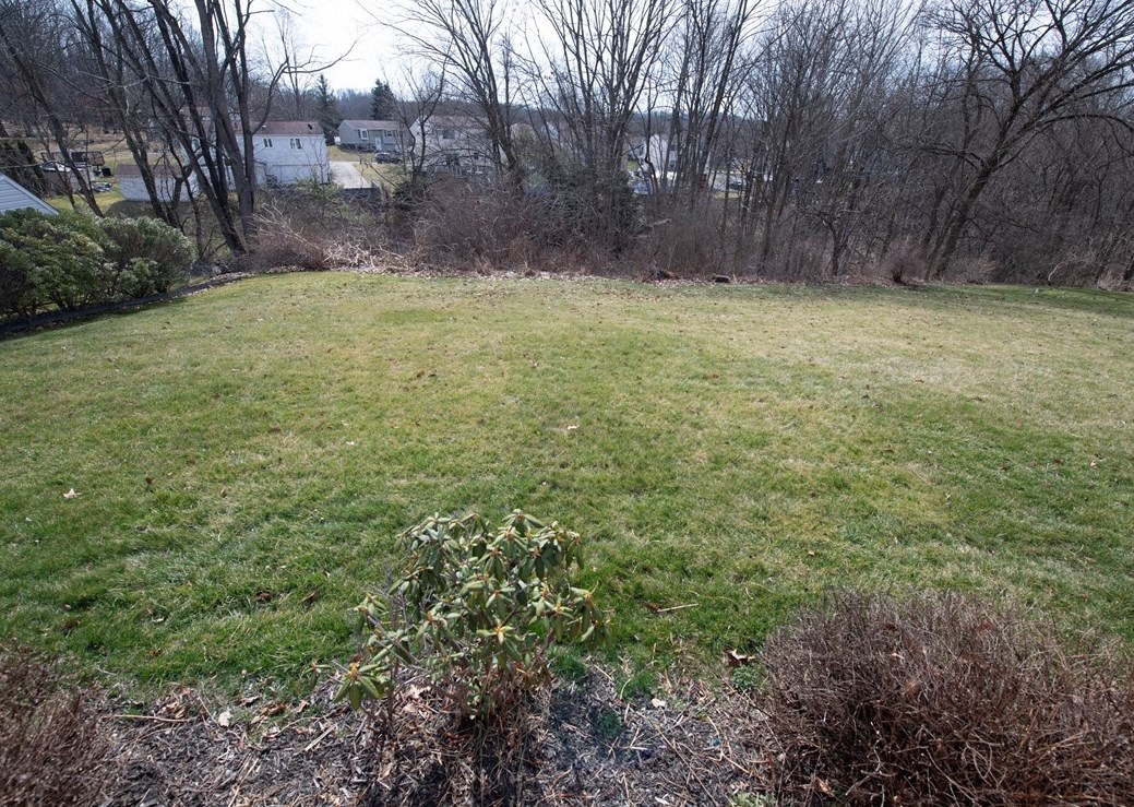 360 Constellation Dr, Freedom PA 15042-2713 exterior