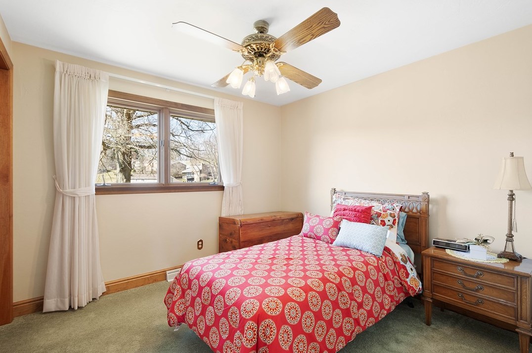 106 Mcgregor Dr, Canonsburg PA  15317-2237 exterior