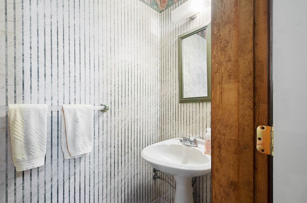 106 Mcgregor Dr, Canonsburg PA  15317-2237 exterior