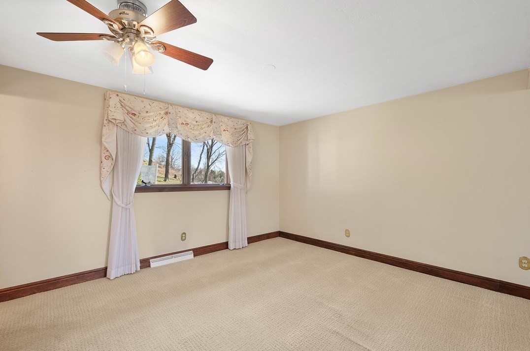 106 Mcgregor Dr, Canonsburg PA  15317-2237 exterior