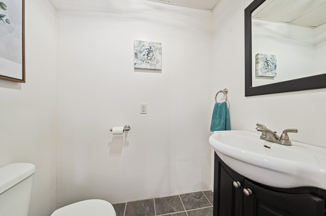 822 Stonebridge Dr, Greensburg PA  15601-5861 exterior