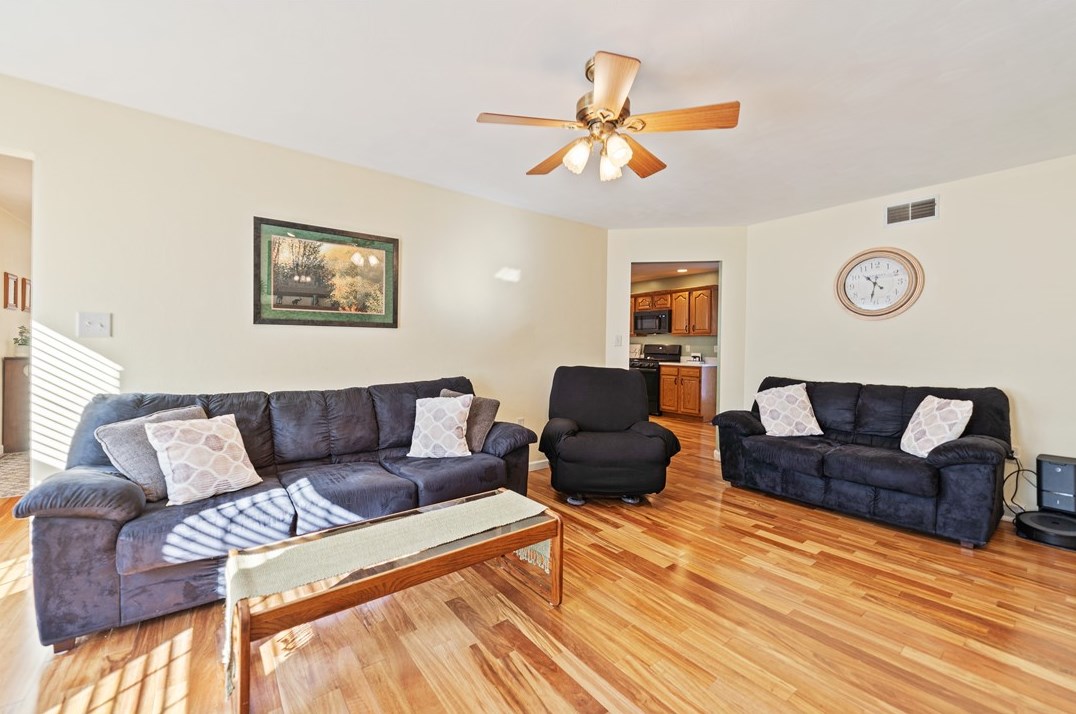 822 Stonebridge Dr, Greensburg PA  15601-5861 exterior